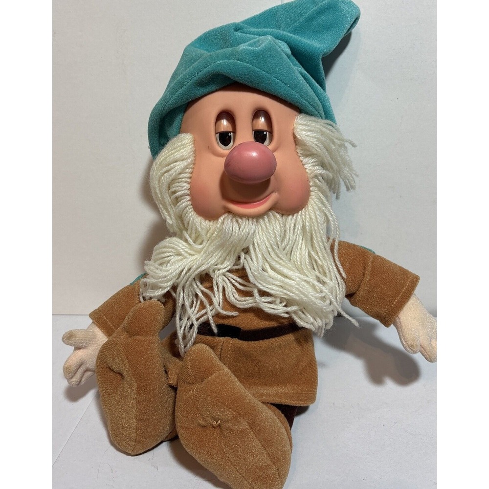 VINTAGE SNOW WHITE THE SEVEN DWARFS 1993 MATTEL SLEEPY STUFFED PLUSH TOY DOLL